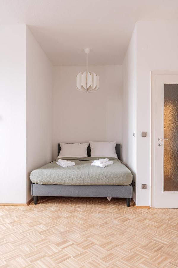 Flats 4 You, Moderne City Wohnung Naehe Hbf, Due-Messe 20 Min, Netflix, Kueche Duisburg Exterior photo